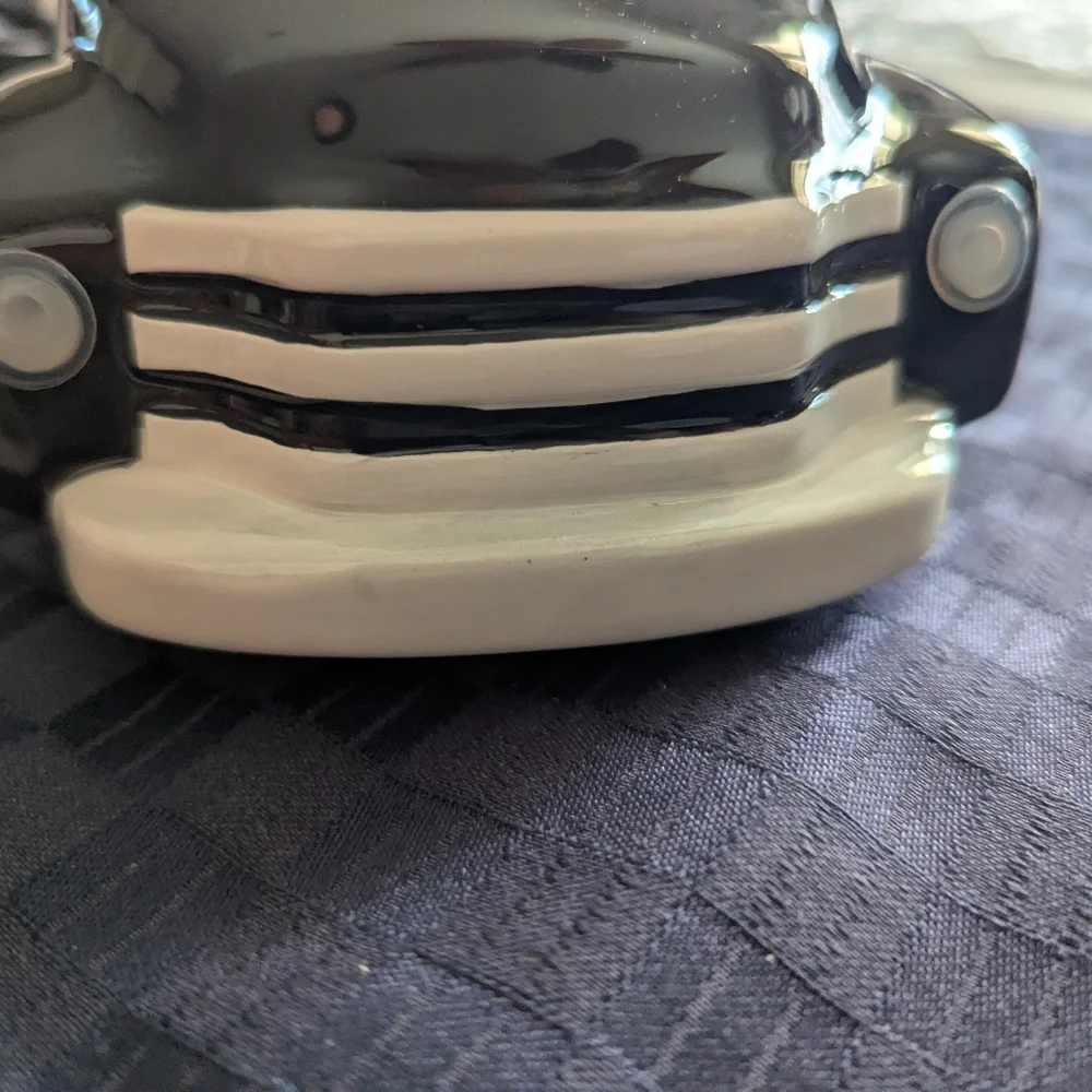 NIB Scentsy Black Truck Warmer with Vibrant Design